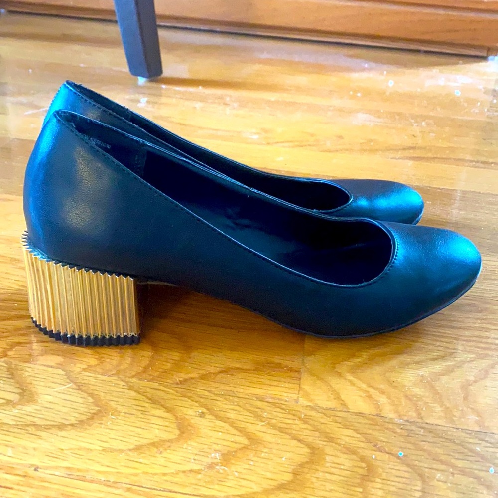 Kensie black and gold block heels size 6